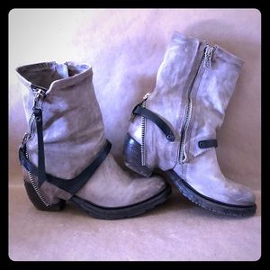 AS98 Beige Leather Moto Zipper Boots GORGEOUS! 6